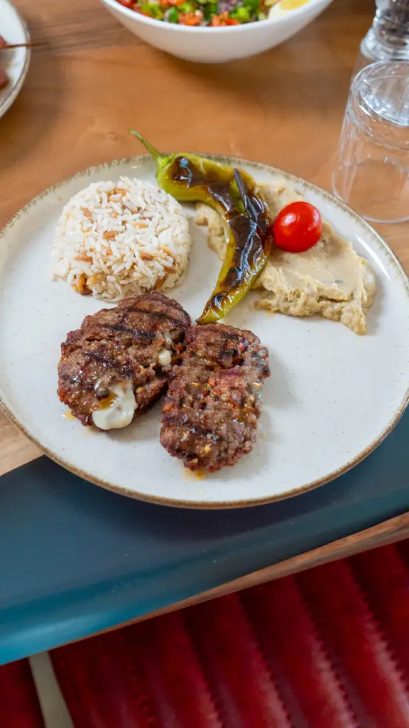 Kaşarlı Köfte (2 Tek)