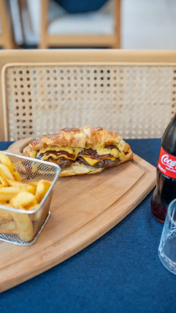 Kruvasan Bilet Burger